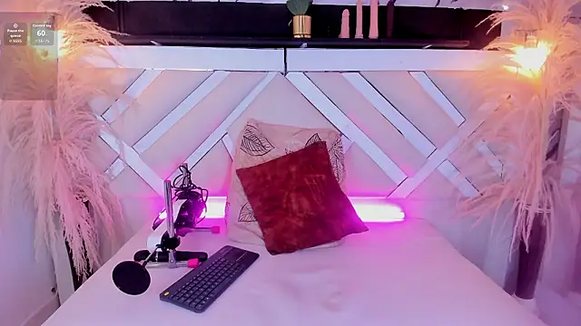 Zoe-Johnson  online show from 03/12/26, 09:43