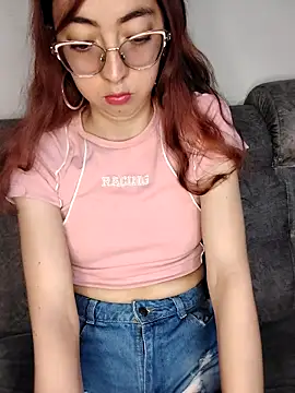 Snapshot of AnnieSparkle chatting on 09/14/25, 12:21 AnnieSparkle online show from 09/14/25, 12:21