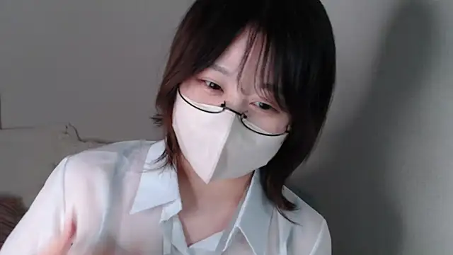 Snapshot of mi__san chatting on 10/03/25, 11:18 mi  san online show from 10/03/25, 11:18