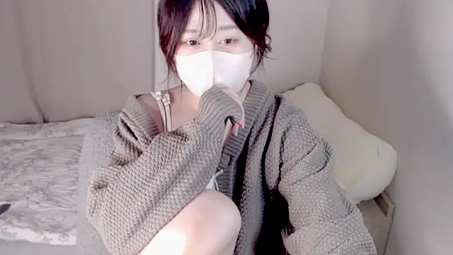 Snapshot of mi__san chatting on 10/21/25, 10:05 mi  san online show from 10/21/25, 10:05