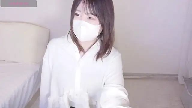 Snapshot of mi__san chatting on 04/07/26, 10:48 mi san online show from 04/07/26, 10:48