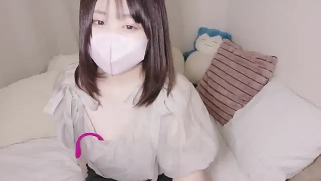 Snapshot of mi__san chatting on 05/13/26, 10:45 mi san online show from 05/13/26, 10:45