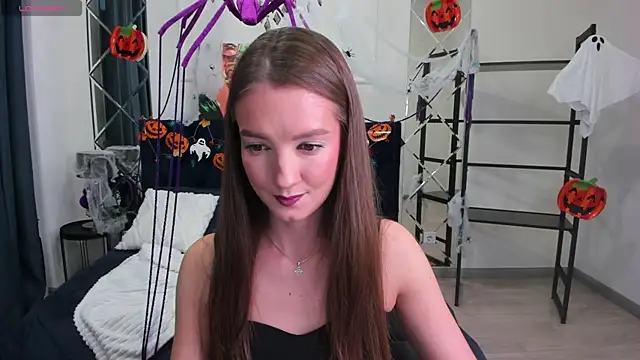 Snapshot of LoraSunnyy chatting on 10/25/25, 01:24 LoraSunnyy online show from 10/25/25, 01:24