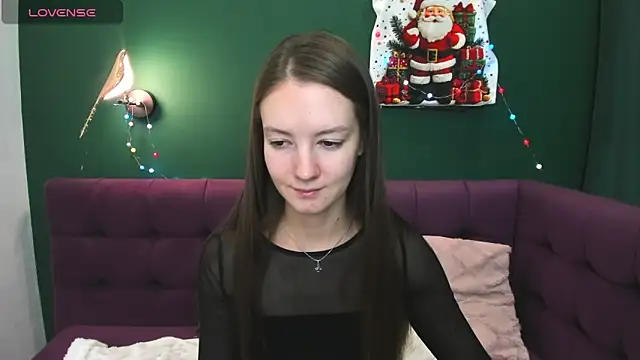 Snapshot of LoraSunnyy chatting on 12/16/25, 01:21 LoraSunnyy online show from 12/16/25, 01:21