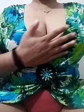 Snapshot of priya_hot_69 chatting on 09/28/25, 05:46 priya hot 69 online show from 09/28/25, 05:46