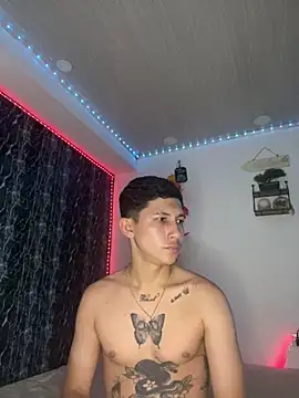 Snapshot of Alejandro_BigCock22 chatting on 09/15/25, 02:33 Alejandro BigCock22 online show from 09/15/25, 02:33