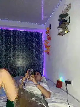 Snapshot of Alejandro_BigCock22 chatting on 09/23/25, 03:31 Alejandro BigCock22 online show from 09/23/25, 03:31