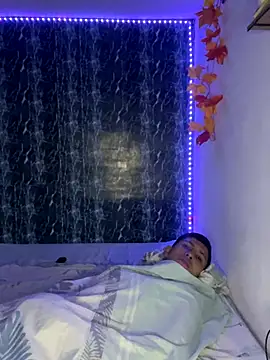 Snapshot of Alejandro_BigCock22 chatting on 09/27/25, 02:27 Alejandro BigCock22 online show from 09/27/25, 02:27