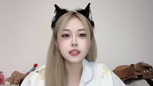 XingKongCOCO-107 online show from 10/18/25, 10:49