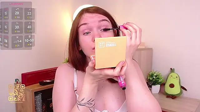 Snapshot of EvaJackson111 chatting on 11/17/25, 02:12 EvaJackson111 online show from 11/17/25, 02:12