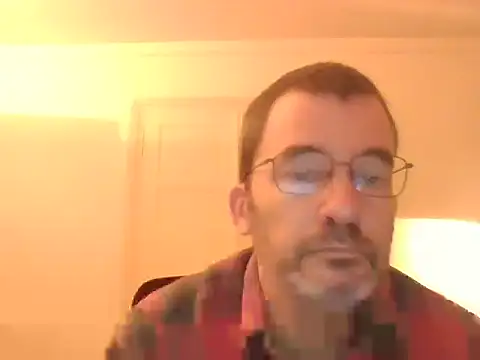 Snapshot of stallionrider88 chatting on 11/15/25, 04:14 stallionrider88 online show from 11/15/25, 04:14