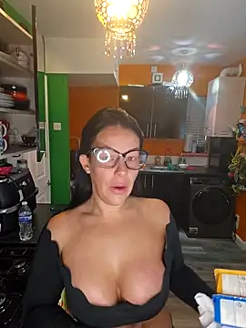 Filthymaddymilfy25 online show from 05/19/26, 09:15