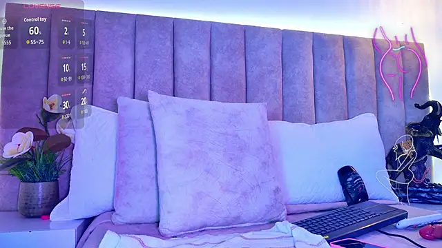 GabbieMonson online show from 10/22/25, 04:18