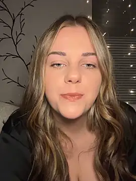 ItsLxsa online show from 09/28/25, 08:58