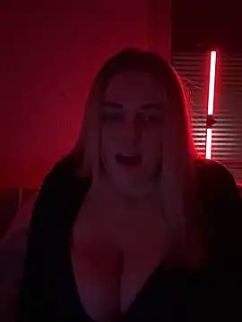 ItsLxsa online show from 04/11/26, 08:35