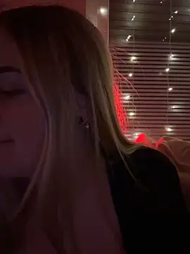 ItsLxsa online show from 04/15/26, 07:32