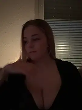 ItsLxsa online show from 04/18/26, 07:07