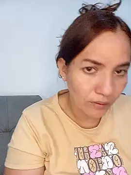 Snapshot of Sendy_kinky chatting on 09/17/25, 11:28 Sendy kinky online show from 09/17/25, 11:28