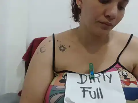 Snapshot of Sendy_kinky chatting on 09/30/25, 02:49 Sendy kinky online show from 09/30/25, 02:49