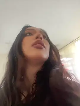 chloerossi18 online show from 12/19/25, 01:01