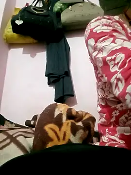 Snapshot of Hot_tin74 chatting on 11/30/25, 05:39 Hot tin74 online show from 11/30/25, 05:39