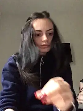 Snapshot of prettylittlefooxy chatting on 11/13/25, 12:15 prettylittlefooxy online show from 11/13/25, 12:15