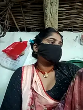 Snapshot of sonaya9y chatting on 11/10/25, 06:45 sonaya9y online show from 11/10/25, 06:45