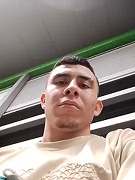 Snapshot of Eross_Santy chatting on 02/03/26, 04:10 Eross Santy online show from 02/03/26, 04:10