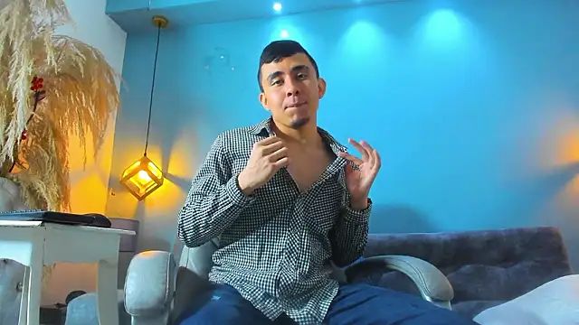 Snapshot of Eross_Santy chatting on 02/10/26, 01:15 Eross Santy online show from 02/10/26, 01:15