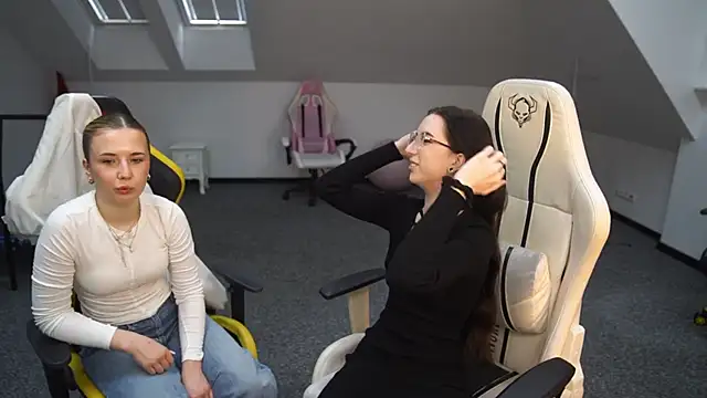 Snapshot of _Lili_054 chatting on 09/16/25, 10:16  Lili 054 online show from 09/16/25, 10:16