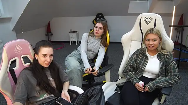 Snapshot of _Lili_054 chatting on 09/23/25, 10:29  Lili 054 online show from 09/23/25, 10:29