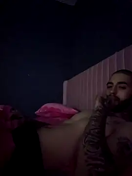 Snapshot of Pitudo786 chatting on 10/28/25, 05:15 Pitudo786 online show from 10/28/25, 05:15