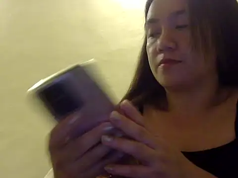 Lovelyclaya online show from 09/28/25, 02:55