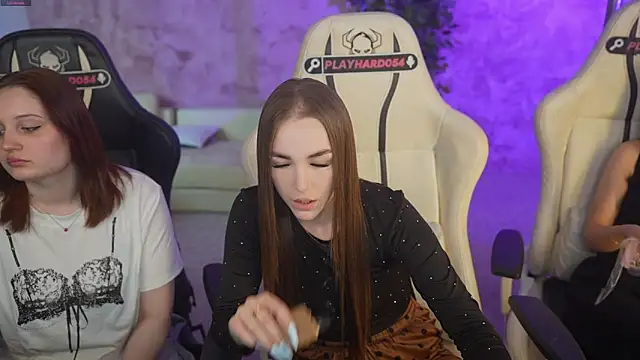 Ella 054 online show from 06/11/26, 02:37