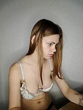 Snapshot of rinabluu chatting on 09/15/25, 11:54 rinabluu online show from 09/15/25, 11:54