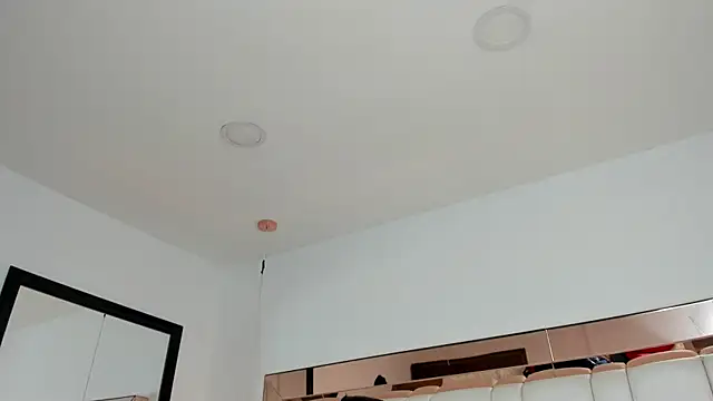 Snapshot of CarolinaFerrer chatting on 10/31/25, 03:35 CarolinaFerrer online show from 10/31/25, 03:35