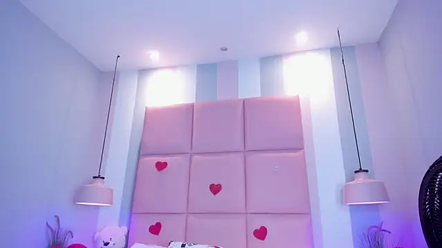 Snapshot of CarolinaFerrer chatting on 02/12/26, 01:28 CarolinaFerrer online show from 02/12/26, 01:28