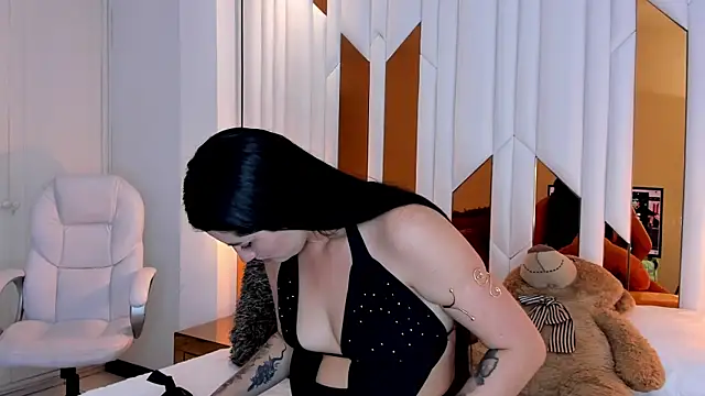 Snapshot of CarolinaFerrer chatting on 02/20/26, 01:11 CarolinaFerrer online show from 02/20/26, 01:11