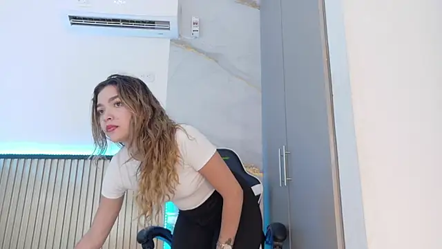 Sammy Lovee online show from 10/17/25, 07:27