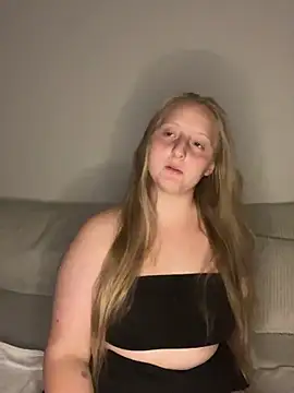 young hailey online show from 09/15/25, 05:35