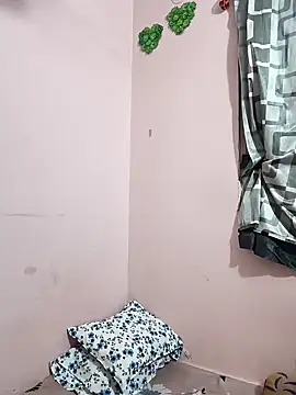 Snapshot of nice_touch9733 chatting on 10/08/25, 03:53 nice touch9733 online show from 10/08/25, 03:53