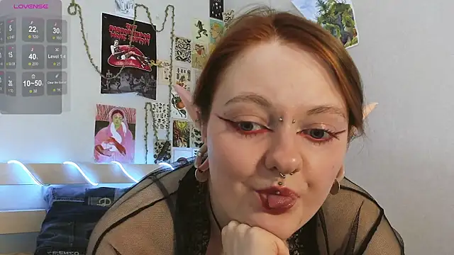 Snapshot of WonderConnie1 chatting on 03/05/26, 01:29 WonderConnie1 online show from 03/05/26, 01:29