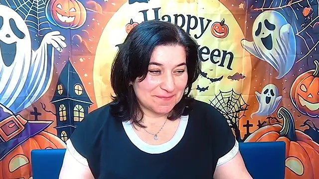 Snapshot of BridjetTur chatting on 10/26/25, 12:22 BridjetTur online show from 10/26/25, 12:22