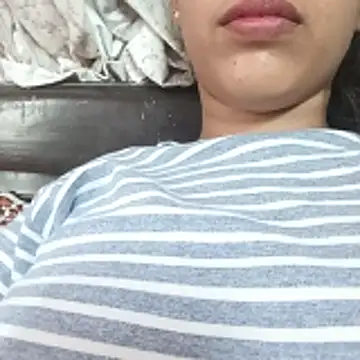 Snapshot of DesiSimran09 chatting on 11/02/25, 04:59 DesiSimran09 online show from 11/02/25, 04:59