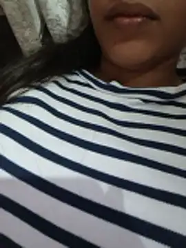 Snapshot of DesiSimran09 chatting on 11/02/25, 08:11 DesiSimran09 online show from 11/02/25, 08:11