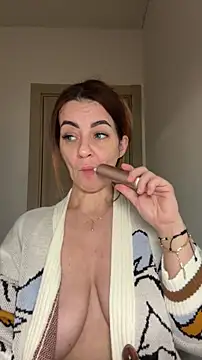 Roxanne Skye online show from 11/20/25, 01:22