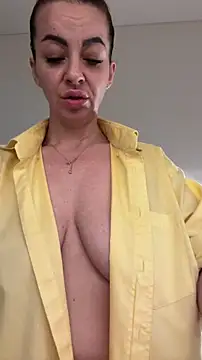 Roxanne Skye online show from 12/20/25, 05:25