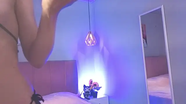 ela petit online show from 11/21/25, 08:51