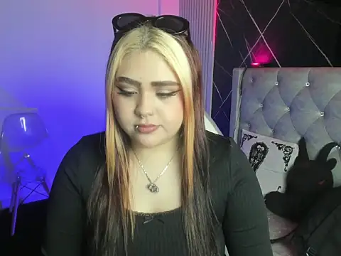 im bunny   online show from 12/01/25, 04:12