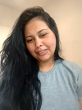 Snapshot of Alessandraa- chatting on 02/13/26, 04:25 Alessandraa- online show from 02/13/26, 04:25